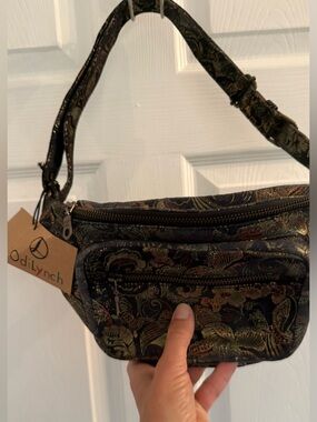Women's Metallic Brocade Crossbody Bag - Black & Gold